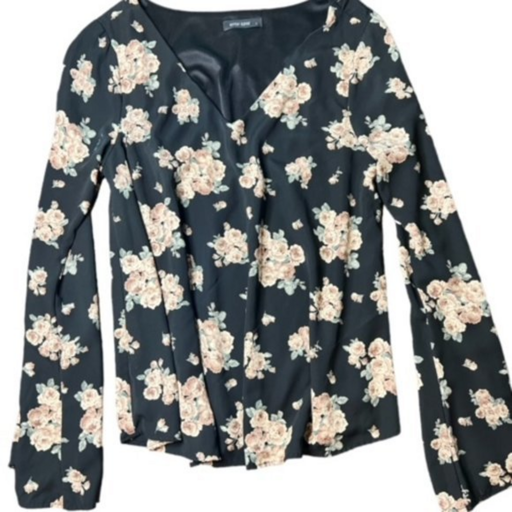 SALE!! 2 for $15 Gypsy Rose Womens Large Black Floral‎ Top Back Cut Out